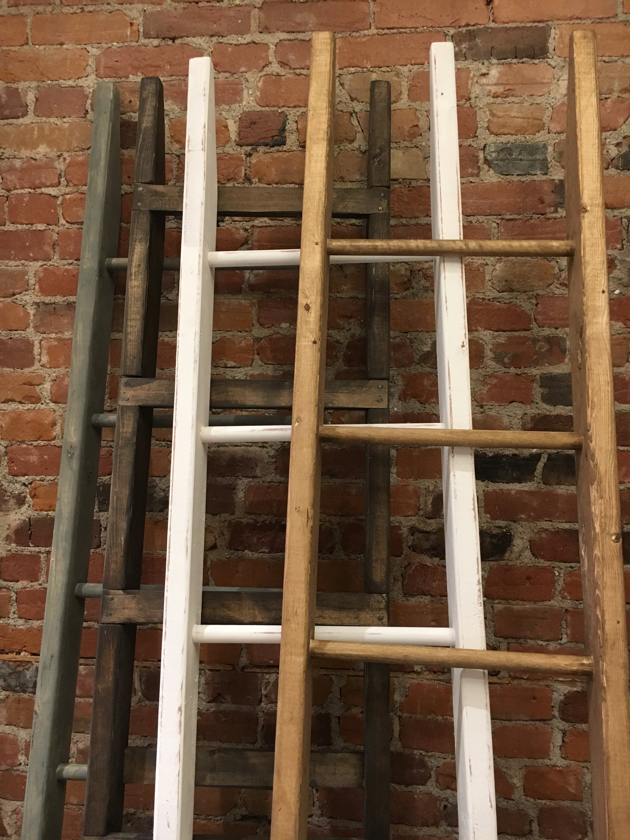 Blanket ladder with round rungs outlet